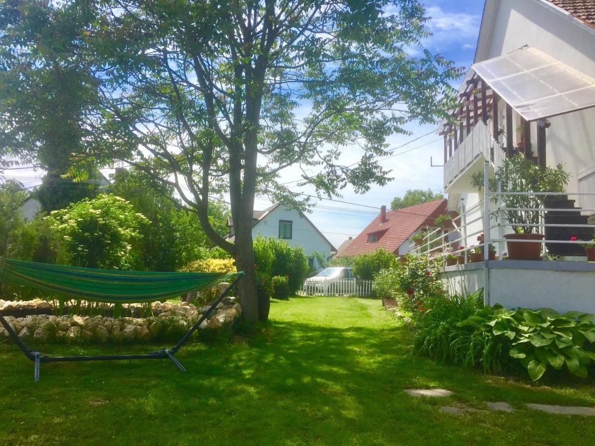 Lelle -Kert Apartman 03 Balatonlelle Exteriér fotografie