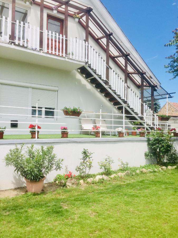 Lelle -Kert Apartman 03 Balatonlelle Exteriér fotografie